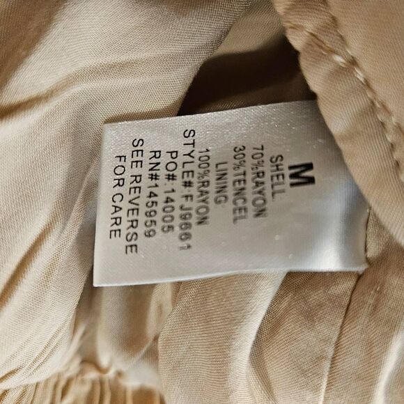 Dress Forum quilted jacket, beige, oversized.  Size M. - Picture 5 of 6